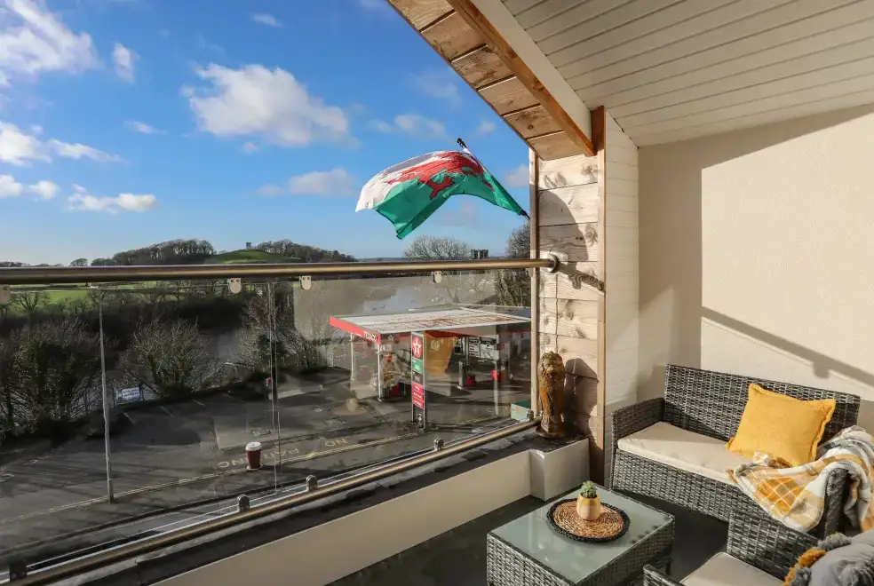  at Bryn Min Manton Penthouse