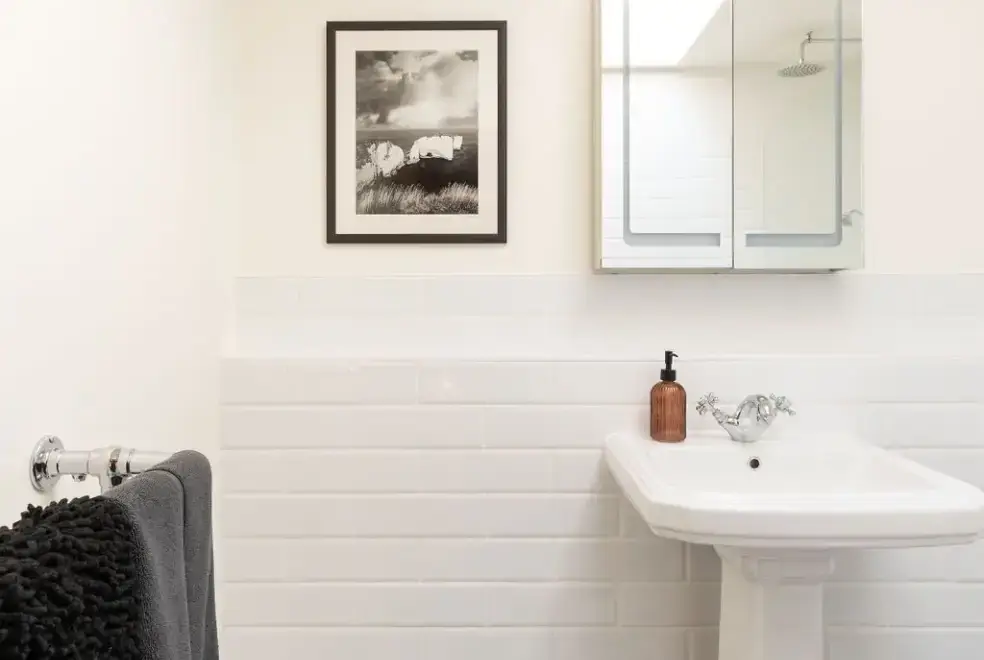 Family bathroom at Bucknowle Lodge