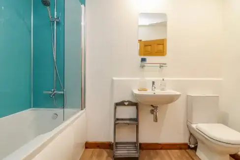 Family bathroom at Budock, Cornwall