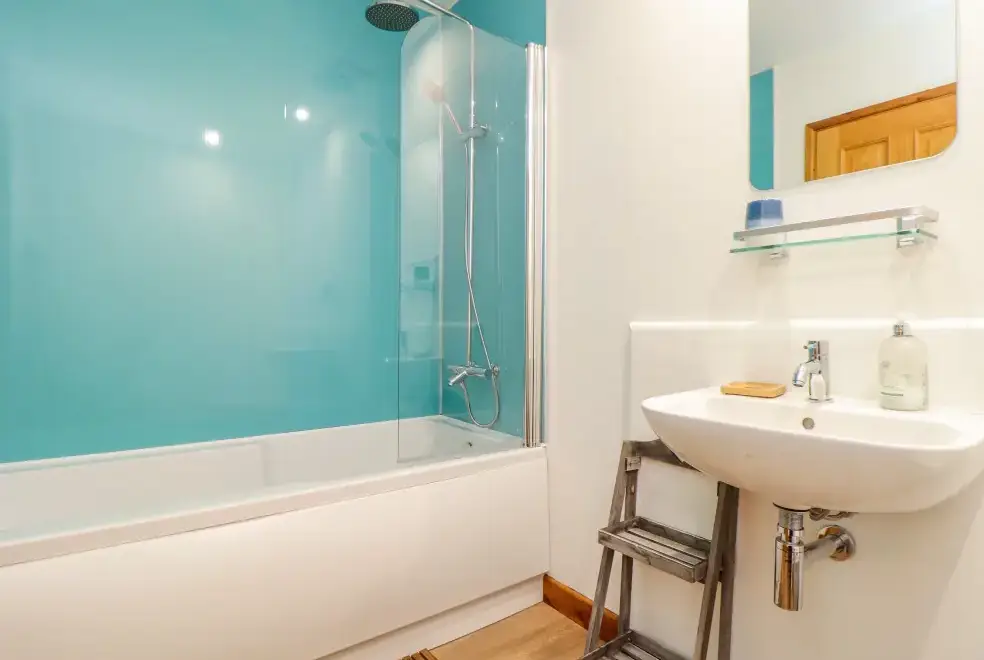 Family bathroom at Budock