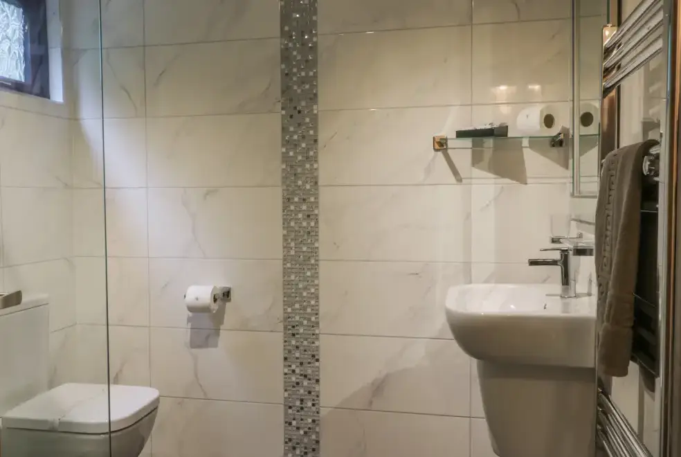 Shower room at Bugle