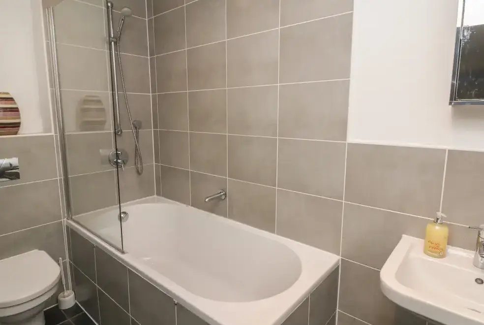 Family bathroom at Bunbury