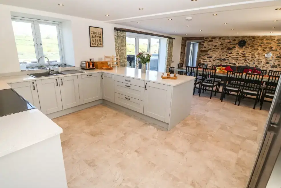 Kitchen/diner at Bwthyn Y Bugail (Shepherd's Cottage