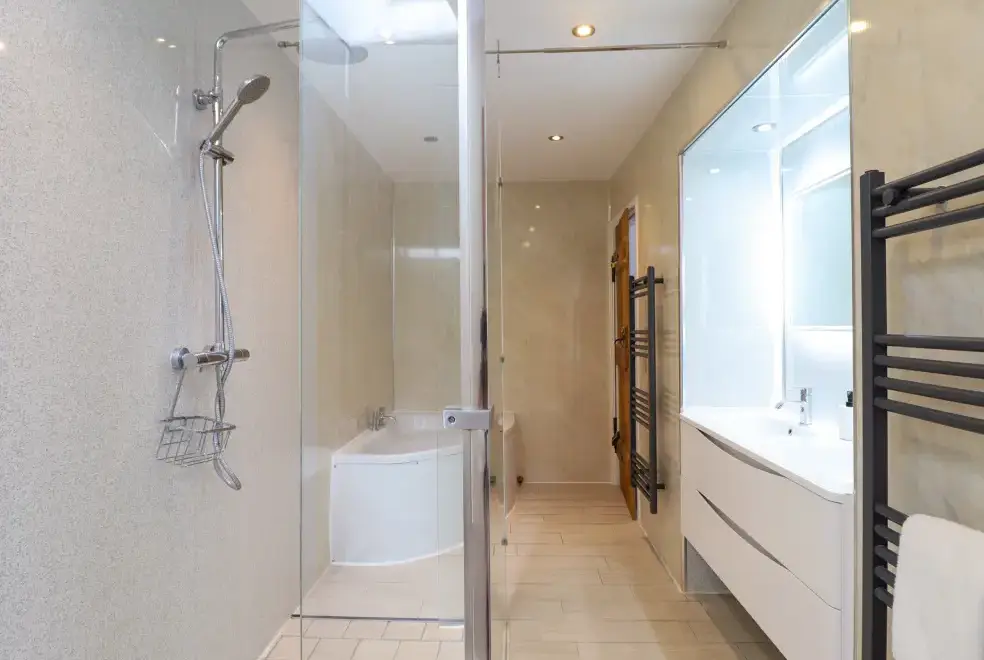 Shower room at Bwthyn Y Bugail (Shepherd's Cottage