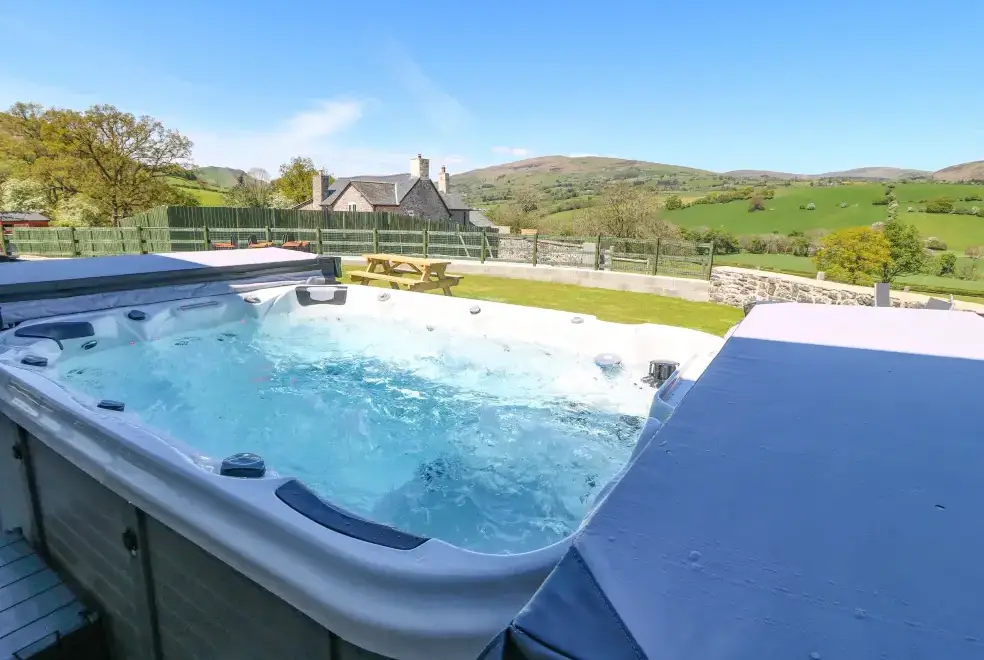 Private Hot Tub at Bwthyn Y Bugail (Shepherd's Cottage
