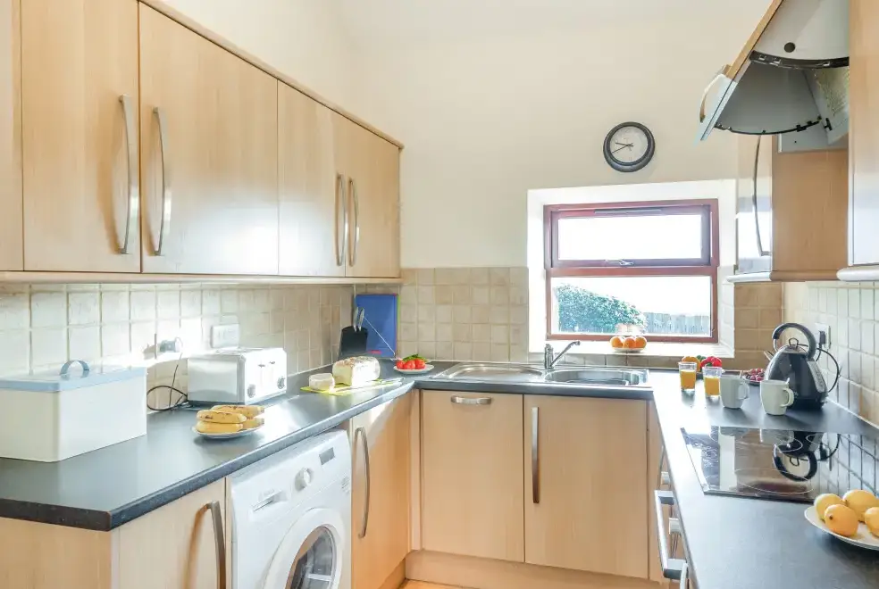 Kitchen/diner at Bwythyn-y-Saer