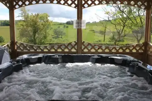 Caban Iwrch with all weather Hot tub, Powys,  Wales