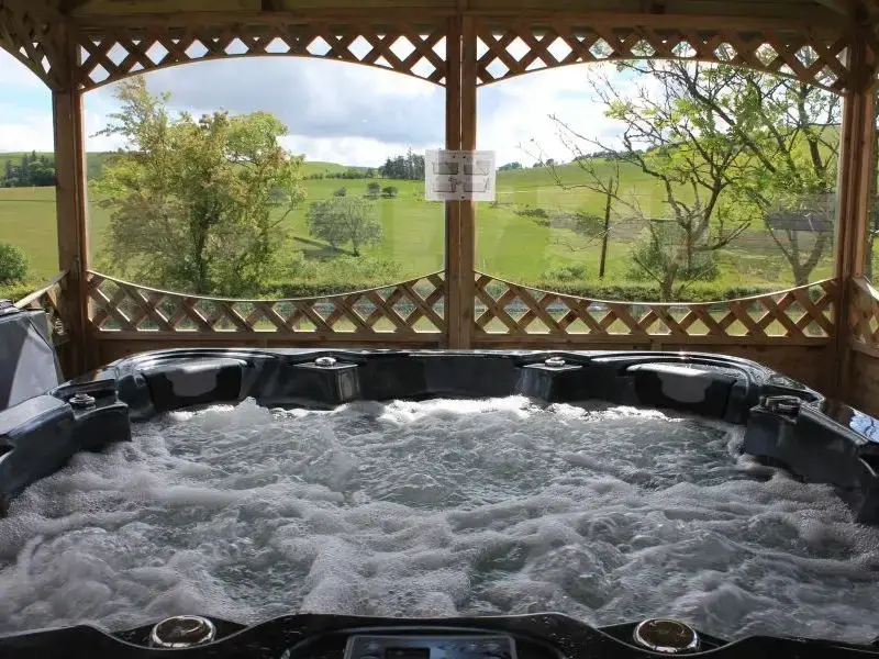 Private Hot Tub at Caban Iwrch with all weather Hot tub