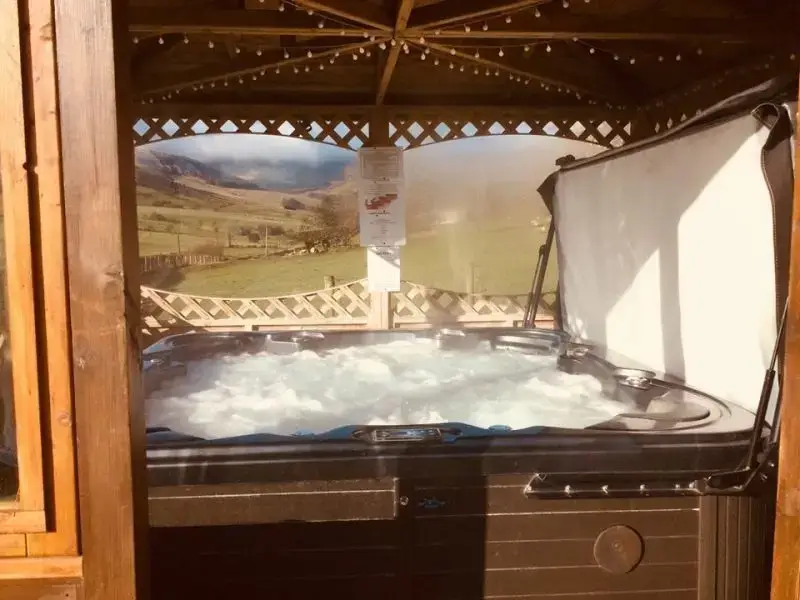 Private Hot Tub at Caban Iwrch with all weather Hot tub