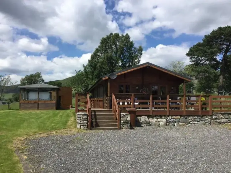 Countryside views at Caban Iwrch with all weather Hot tub