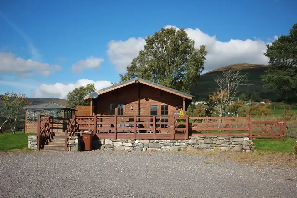 Caban Iwrch with all weather Hot tub, from the outside