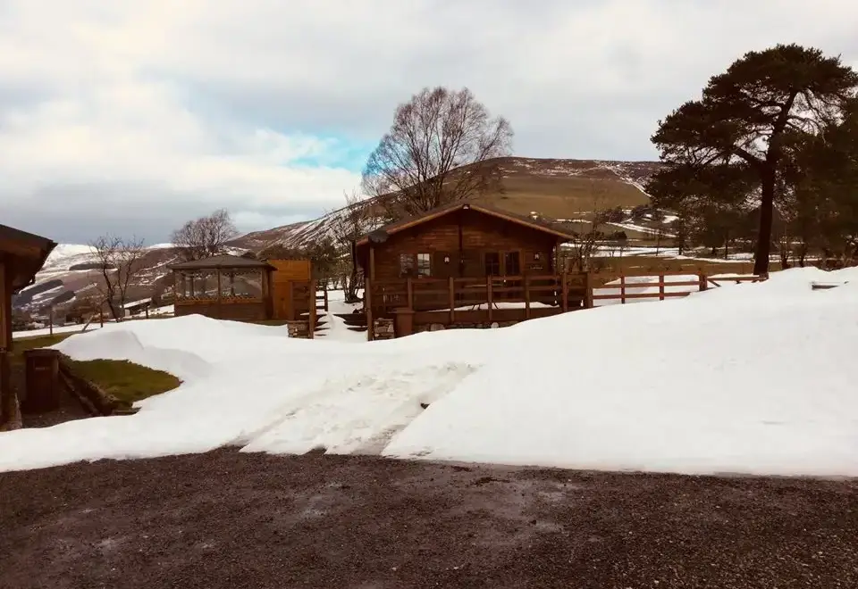 Countryside views at Caban Iwrch with all weather Hot tub