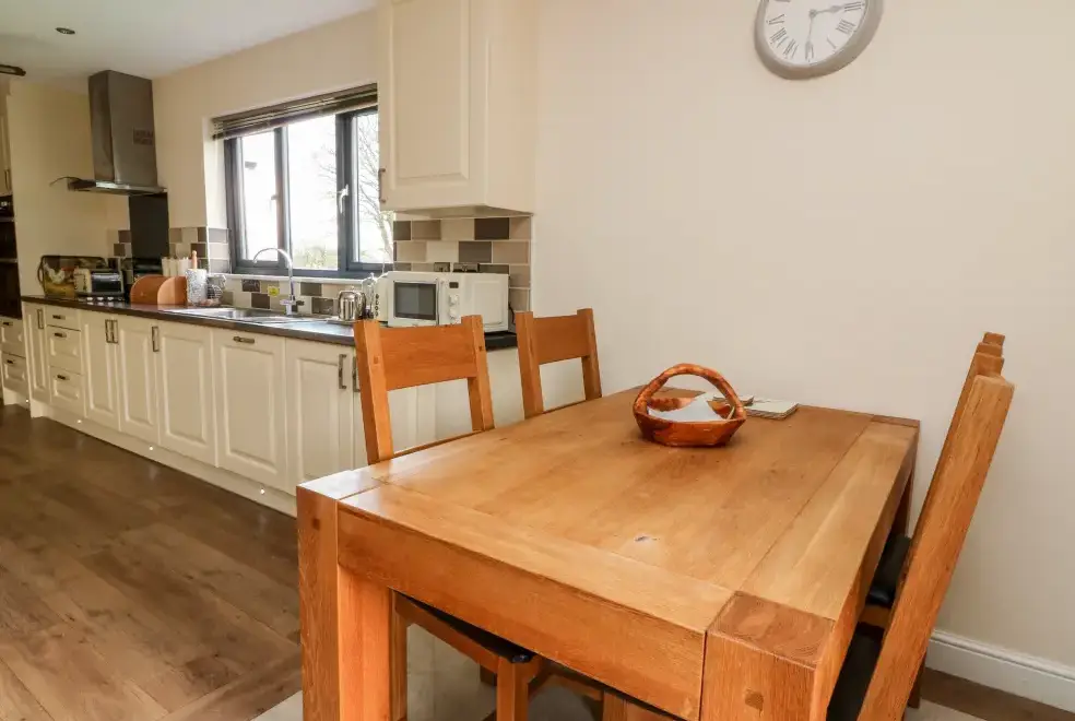 Kitchen/diner at Caban Nant Ddu