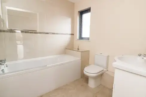 Family bathroom at Caban Nant Ddu, Powys