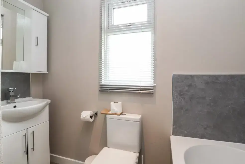 Family bathroom at Callow Holiday Lodge