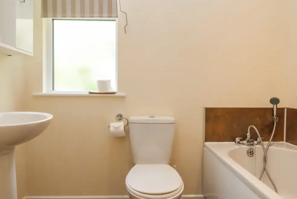 Family bathroom at Callow Lodge 22