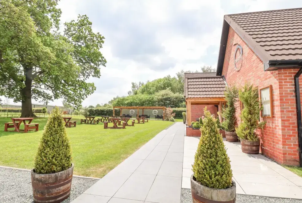 Callow Lodge 22, from the outside