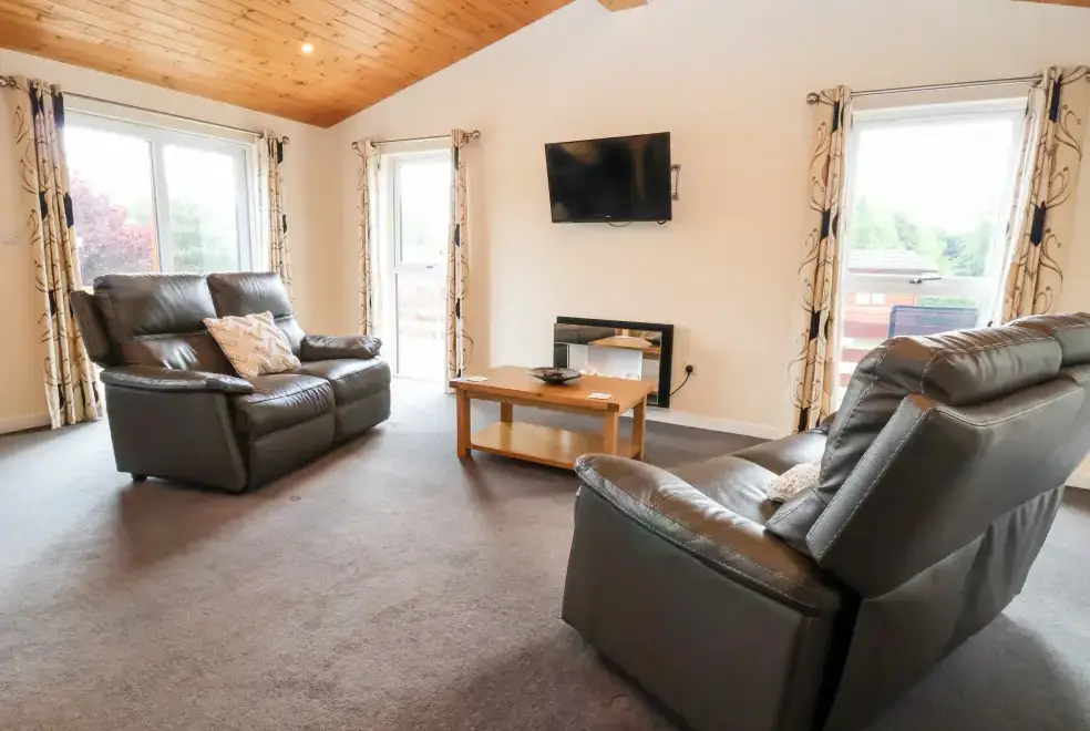 Lounge at Callow Timber Lodge 2
