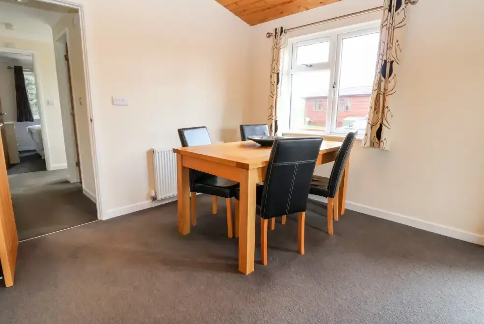 Dining room at Callow Timber Lodge 2