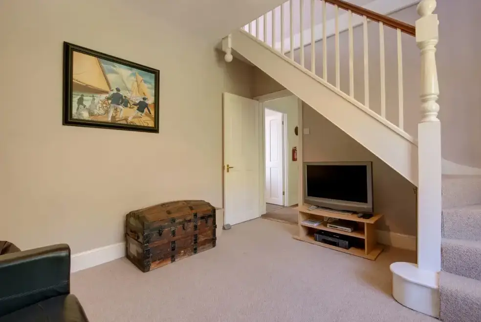 Lounge at Captains House