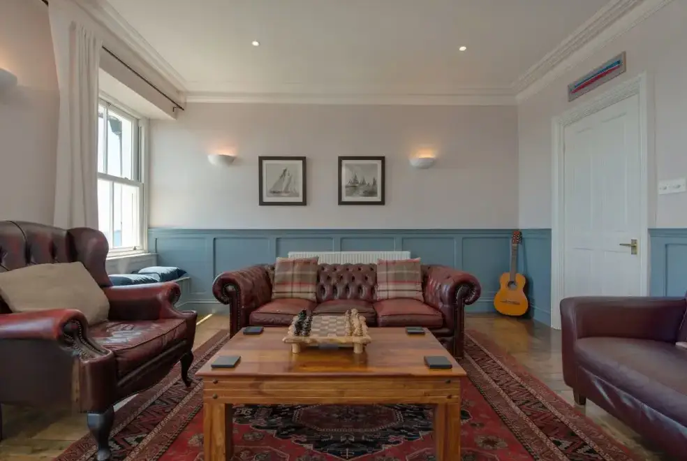 Lounge at Captains House