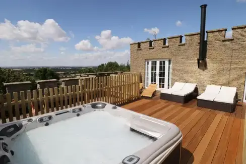 Private Hot Tub at Castle Top Retreat, Lincolnshire