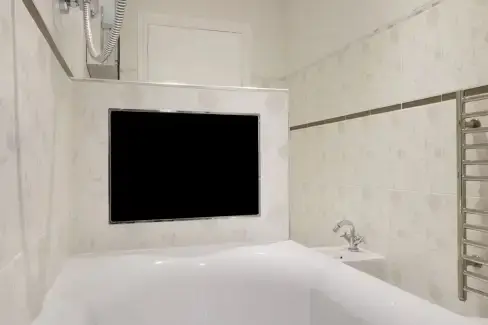 Family bathroom at Castle Top Retreat, Lincolnshire