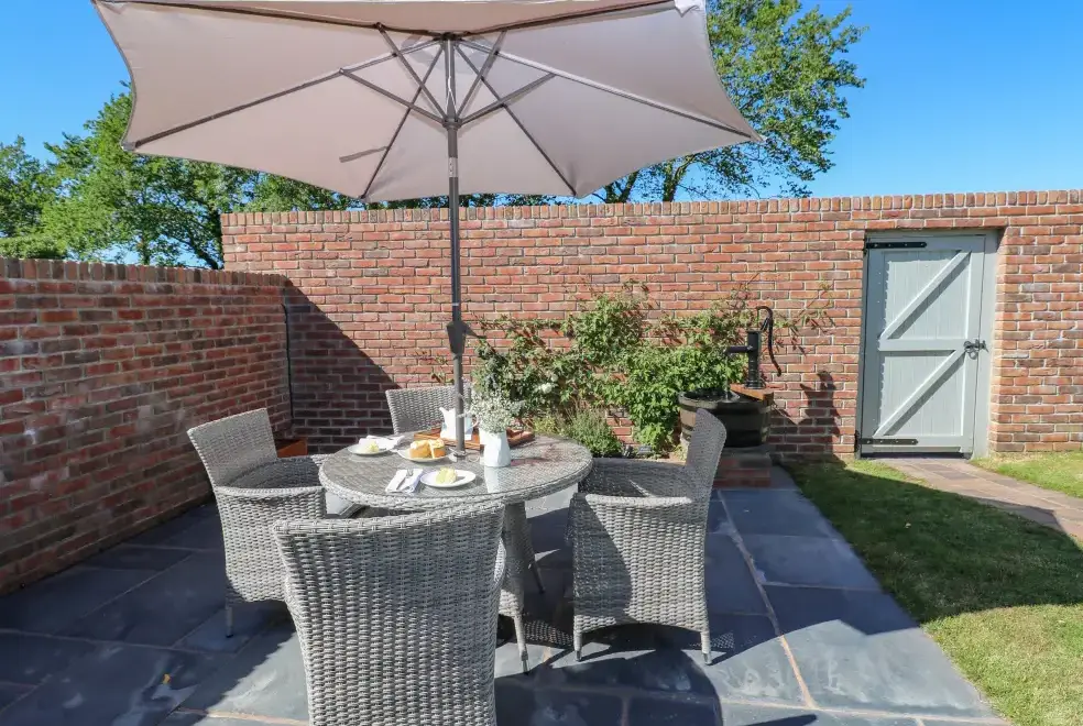 Patio area at Catamouse