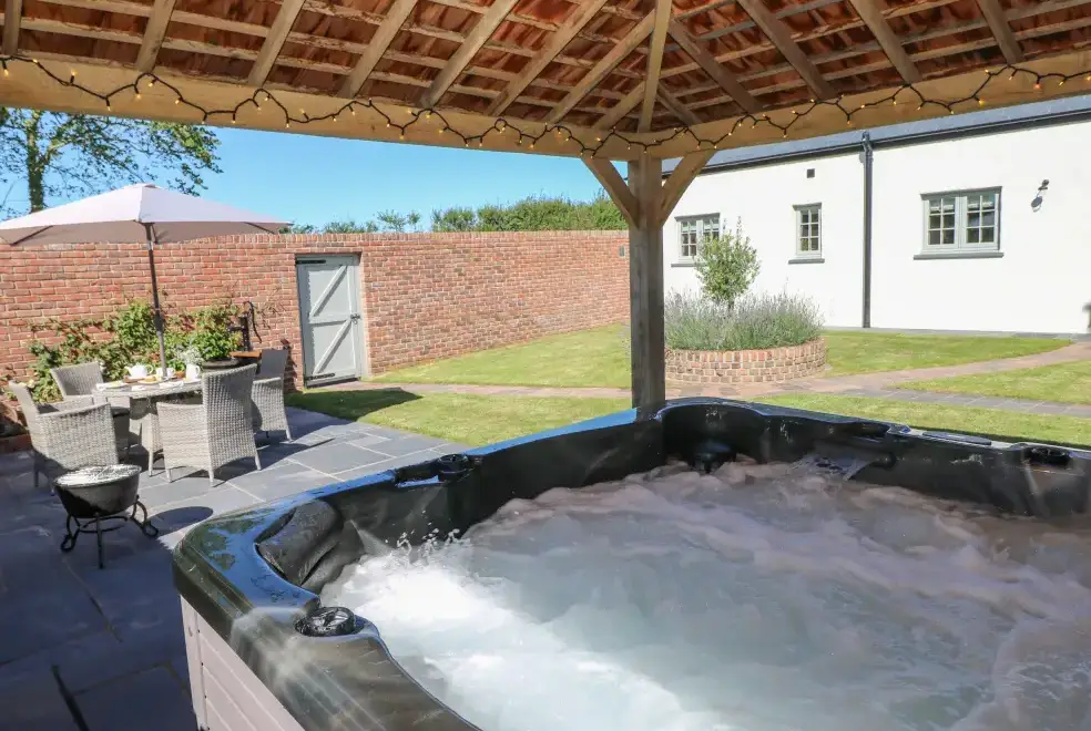 Private Hot Tub at Catamouse