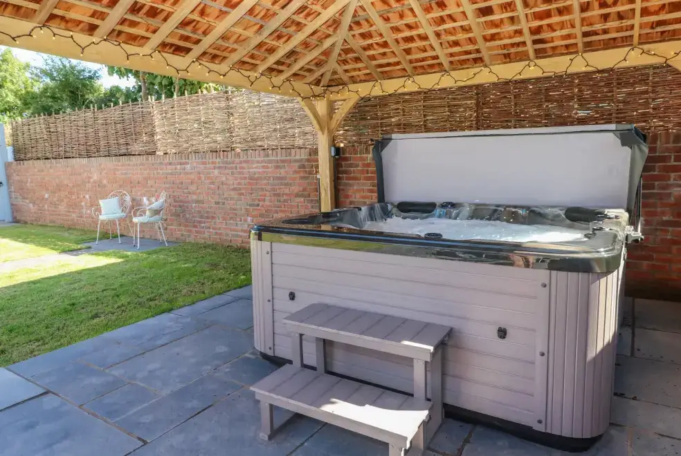 Private Hot Tub at Catamouse