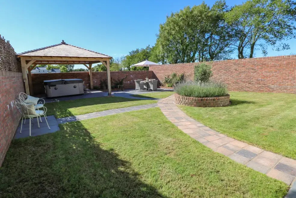 Enclosed garden at Catamouse