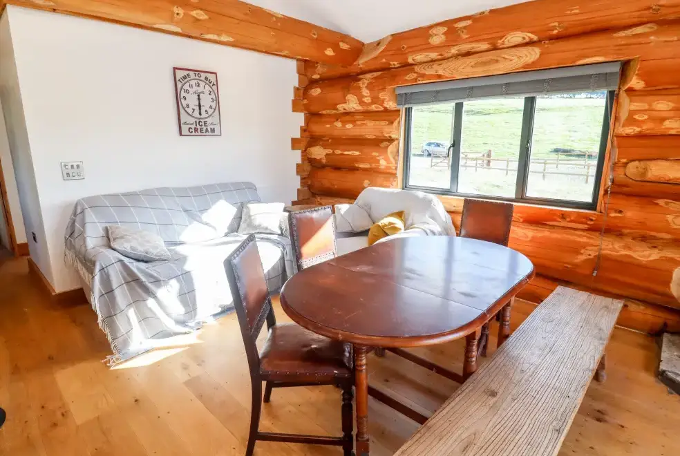 Dining room at Cedar Cabin