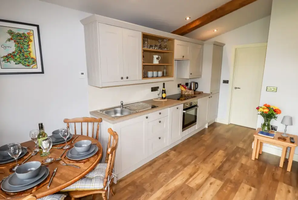 Kitchen/diner at Celyn Lodge