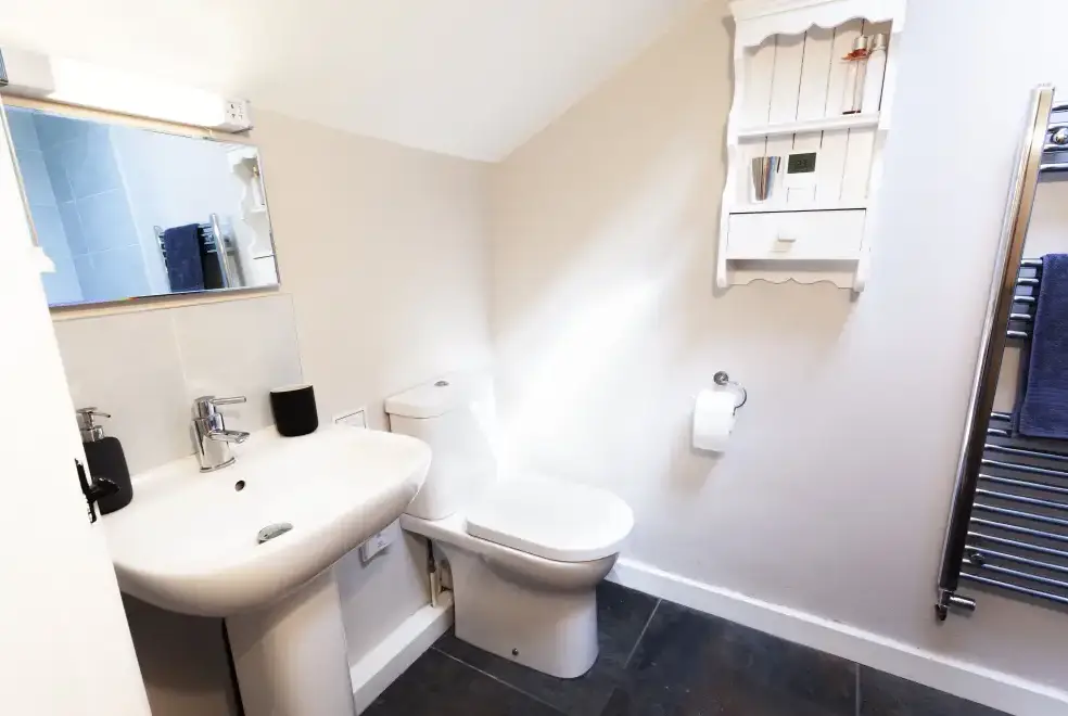 Loo at Charming Sleeps 4 Farmstay