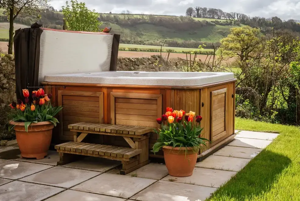 Hot tub with views at Churchill House