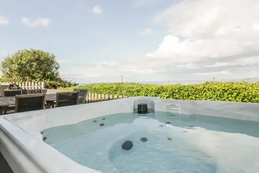 Private Hot Tub at Chy Lowen