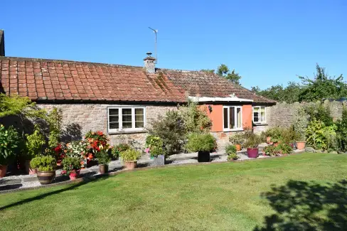 Cider Barrel Cottage - Photo 1