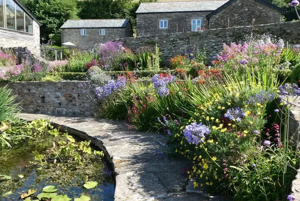 Garden at Cider House at Nutcombe Cottages