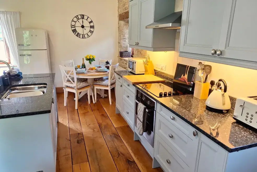 Kitchen/diner at Cider House at Nutcombe Cottages