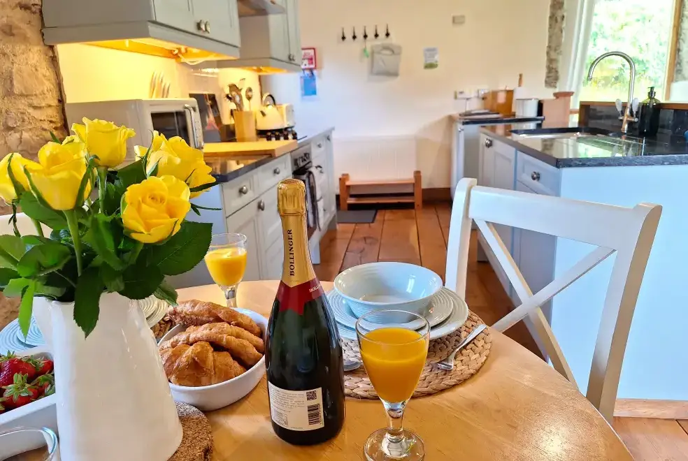 Kitchen/diner at Cider House at Nutcombe Cottages