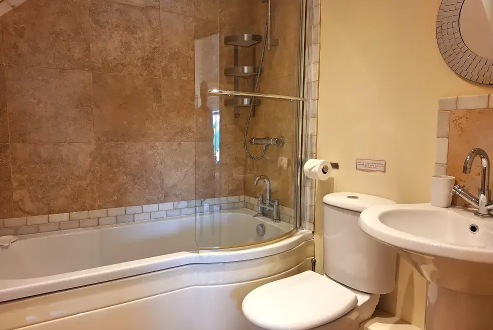 Ensuite bathroom at Cider House at Nutcombe Cottages