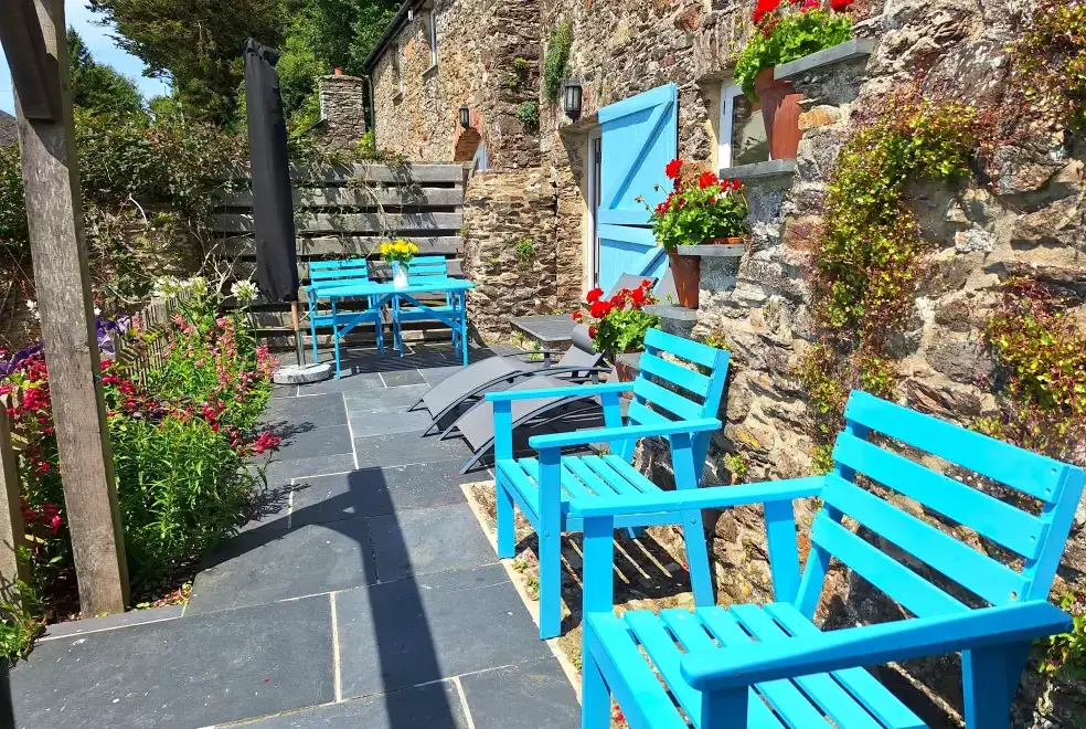 Enclosed garden at Cider House at Nutcombe Cottages