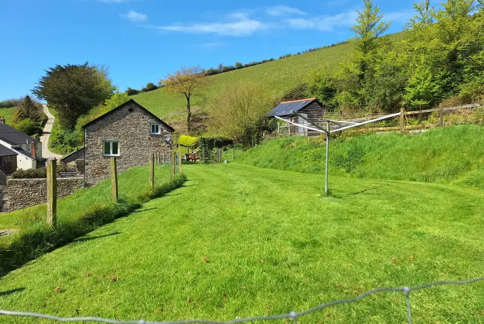 Garden at Cider House at Nutcombe Cottages