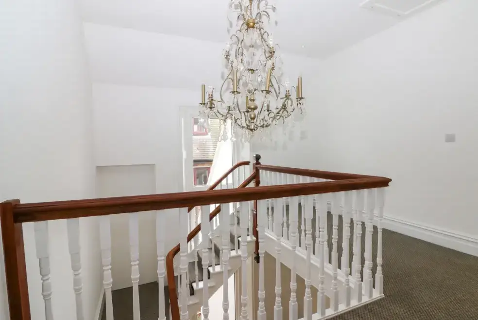 Luxurious interior at Cliffhanger House