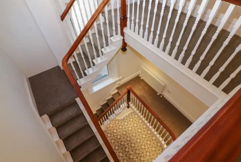  at Cliffhanger House