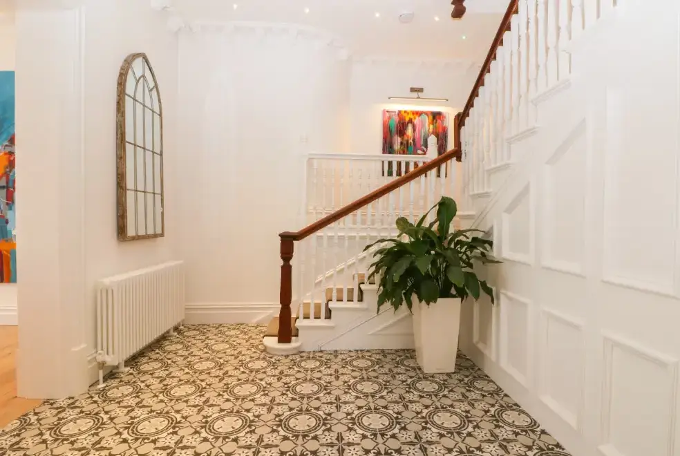 Luxurious interior at Cliffhanger House