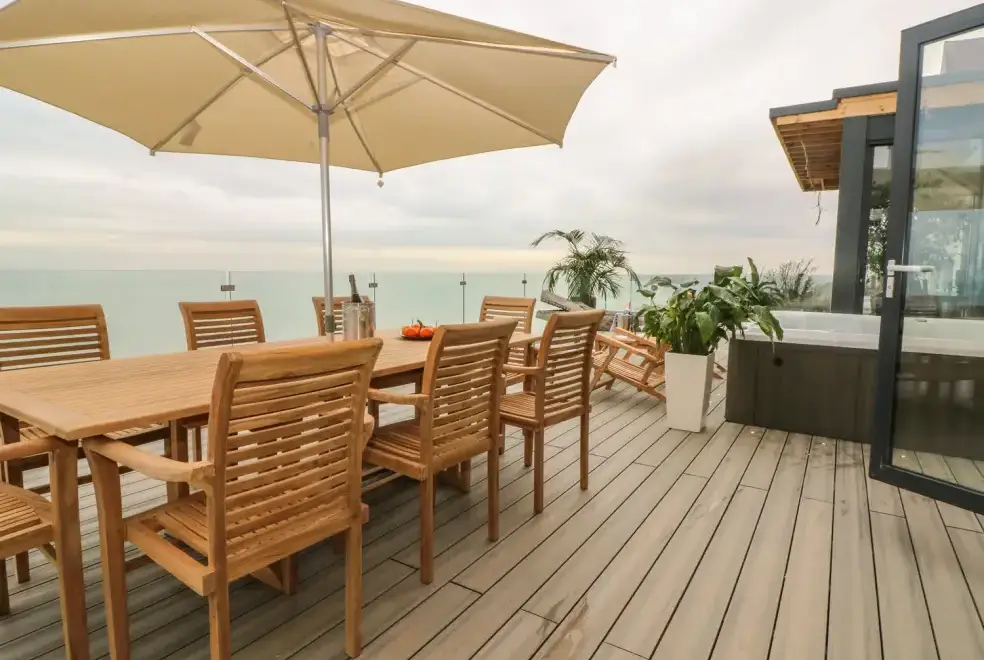 Decked area at Cliffhanger House