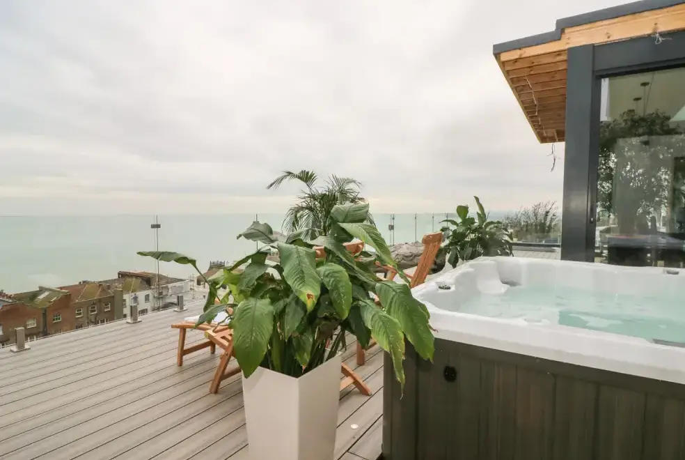 Private Hot Tub at Cliffhanger House