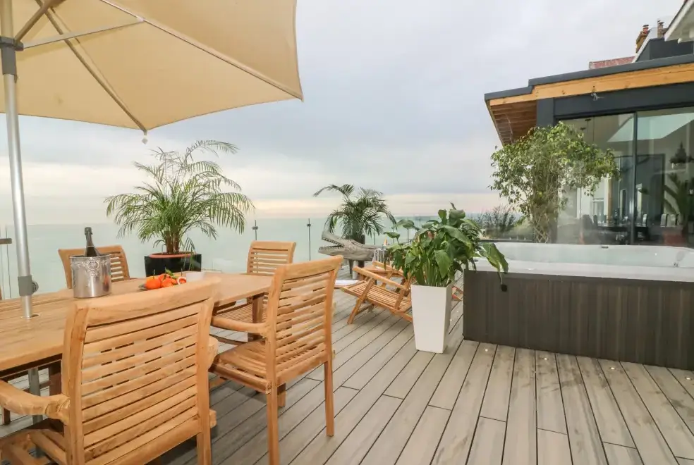 Decked area at Cliffhanger House