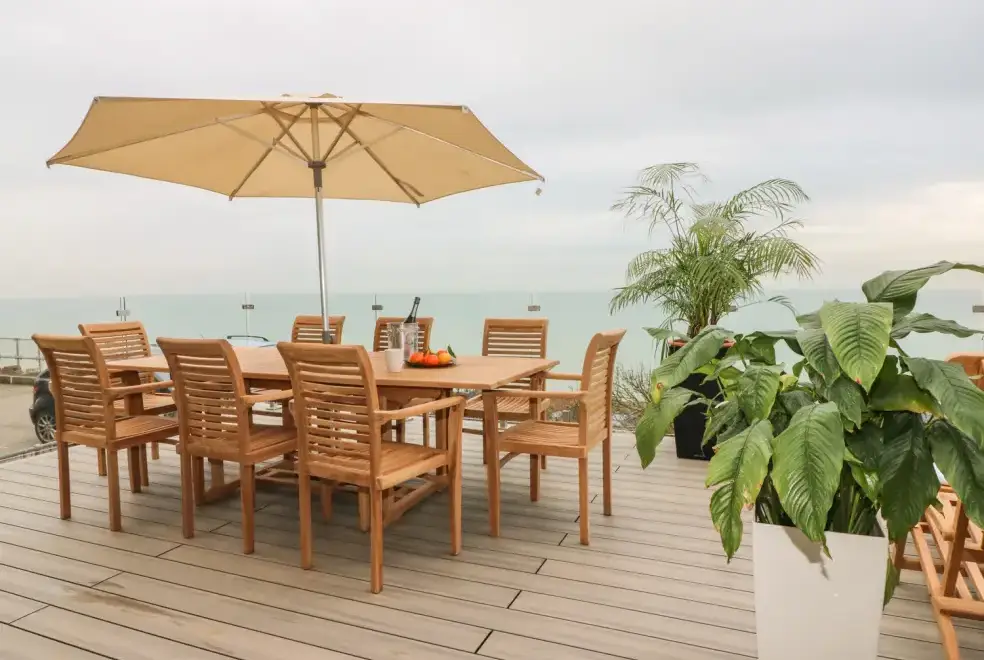 Decked area at Cliffhanger House